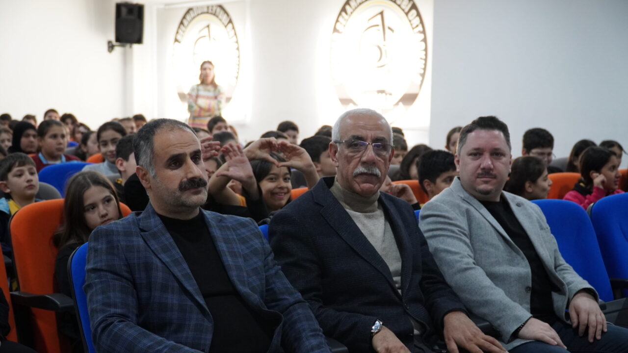 Bursa'da öğrencilere uzmanlarından deprem bilinci semineri 4 Bülten Medya -