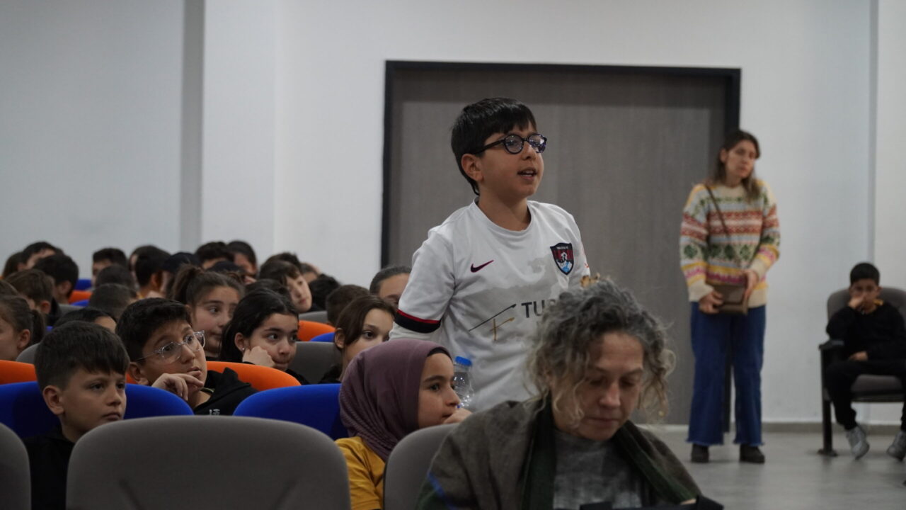 Bursa'da öğrencilere uzmanlarından deprem bilinci semineri 6 Bülten Medya -