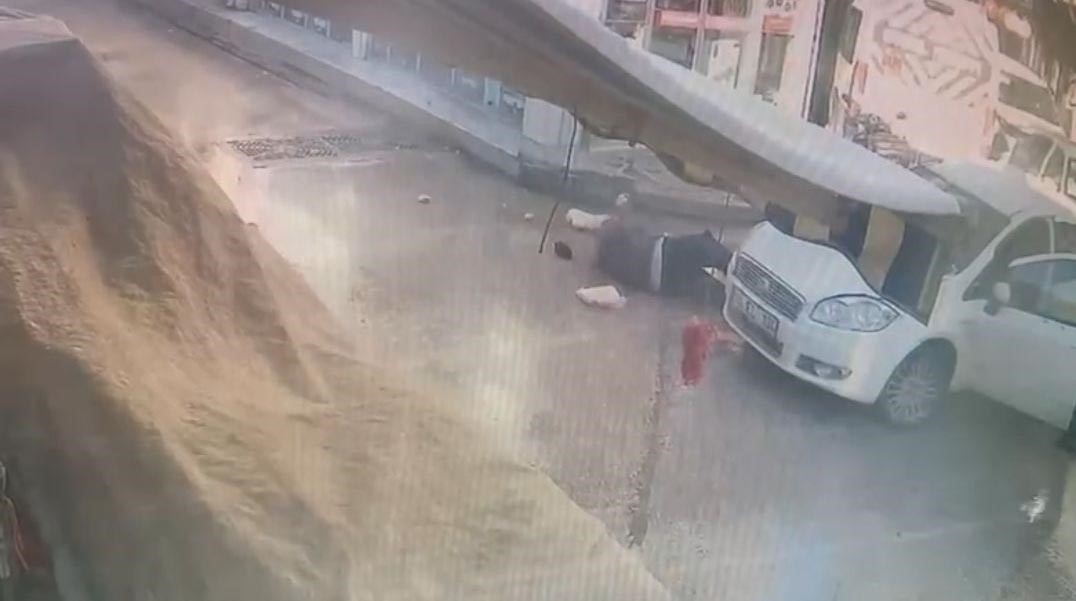 Bursa'da alışveriş yaptıktan sonra otomobilin altında kaldı 2 Bülten Medya -