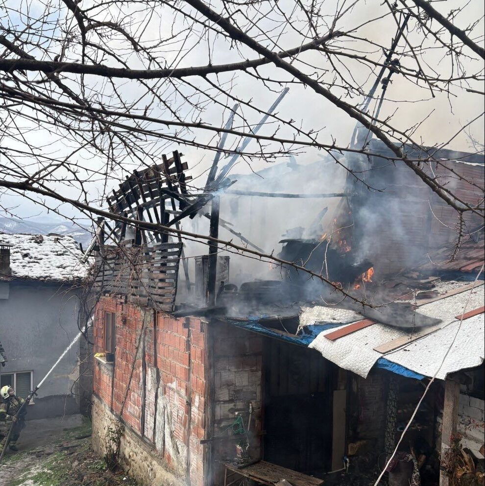 Bursa'da korkutan yangın! 1 Bülten Medya -