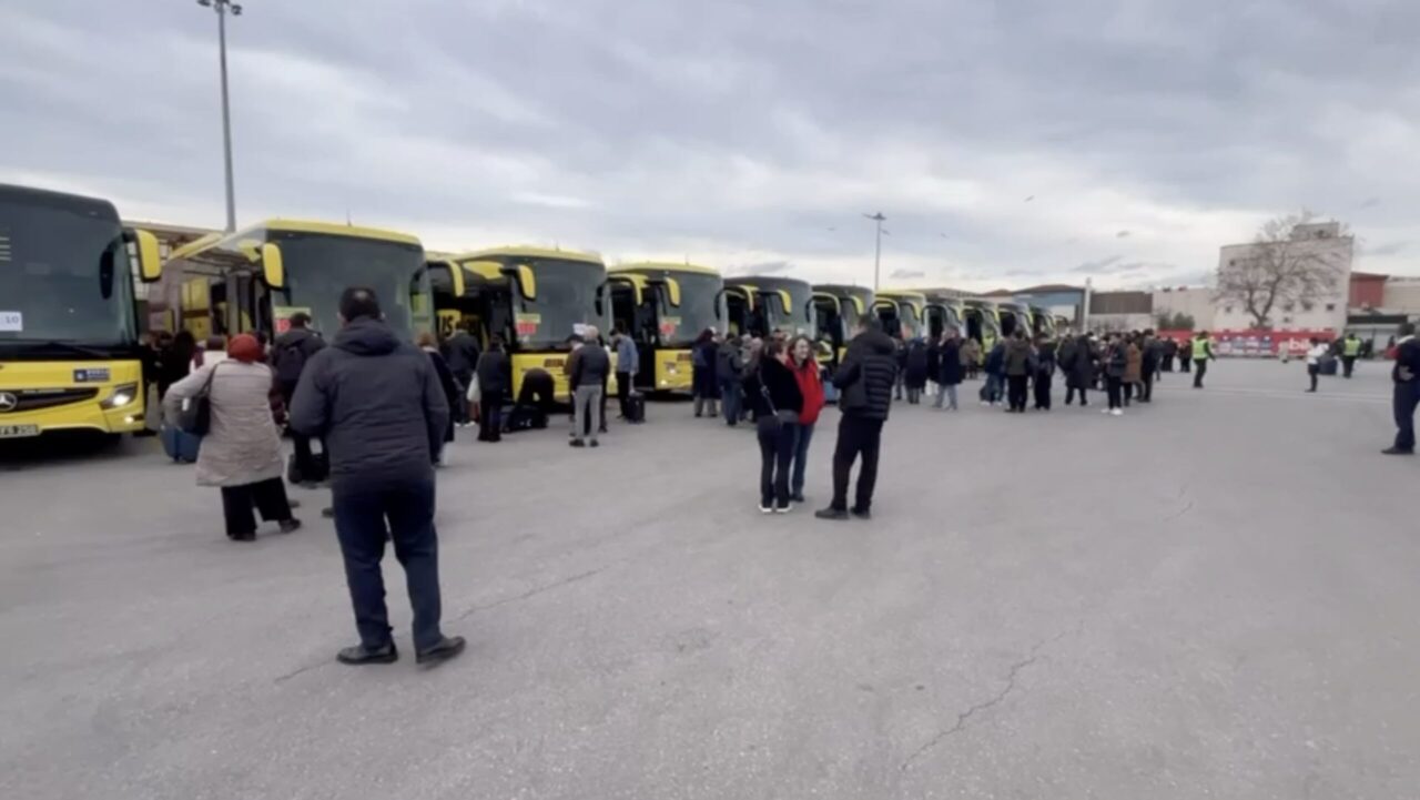 Tatil dönüşü Bursa Terminali’nde uzun kuyruklar 1 Bülten Medya -