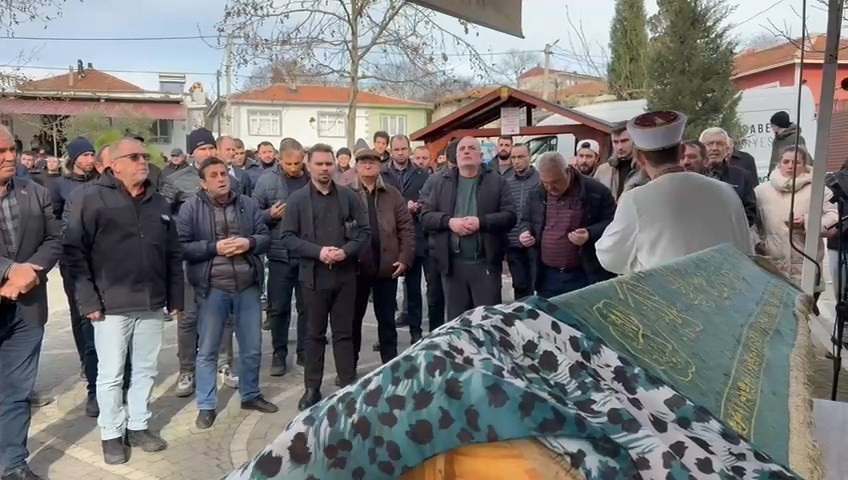Anneden acı veda! Elif Kumal son yolculuğuna uğurlandı 3 Bülten Medya -