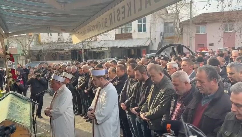 Anneden acı veda! Elif Kumal son yolculuğuna uğurlandı 2 Bülten Medya -