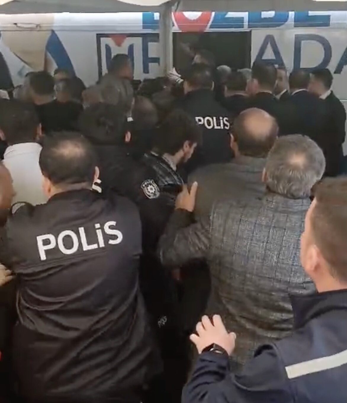 Bursa'da Bozbey'e saldırı girişimi! 1 Bülten Medya -