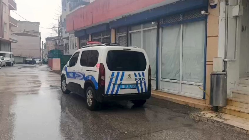 Bursa'da eşi tarafından silahla vurulan kadın ağır yaralandı 1 Bülten Medya -