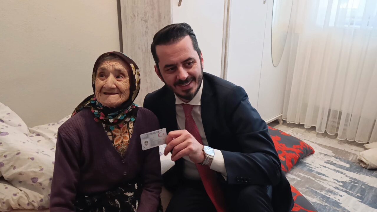 Bursa'daki 121 yaşındaki Saadet teyzenin o isteği yerine getirildi 1 Bülten Medya -