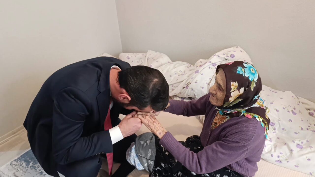 Bursa'daki 121 yaşındaki Saadet teyzenin o isteği yerine getirildi 2 Bülten Medya -