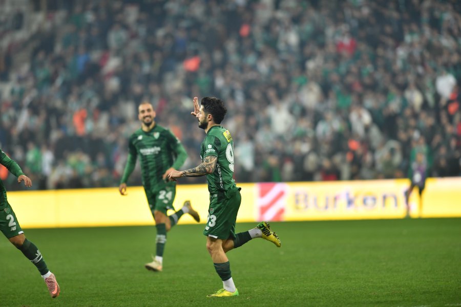 Bursaspor zirvede fark peşinde! 2 Bülten Medya -