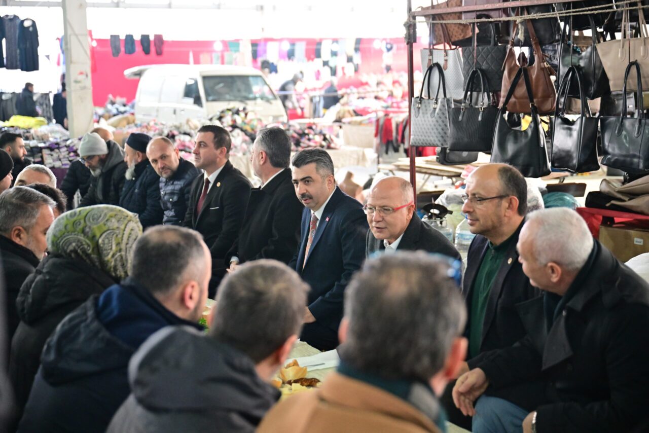 Başkan Yılmaz esnafla kahvaltıda buluştu 1 Bülten Medya -
