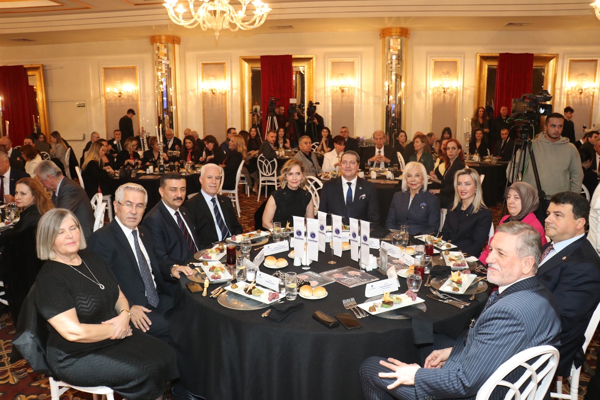 BALKANTÜRKSİAD'IN 34. Sinerji Toplantısında 'Başarı' konuştu 2 Bülten Medya -