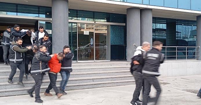 Bursa merkezli 5 ilde Sarallar çetesine operasyon 2 Bülten Medya -
