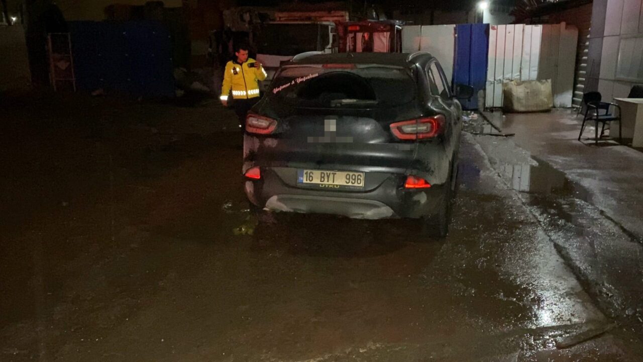 Bursa'da çarpıp kaçtı, plakayı düşürünce yakalandı! 3 Bülten Medya -