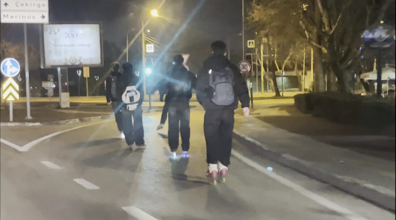 Bursa'da patenli gençlerin tehlikeli yolculuğu! 1 Bülten Medya -