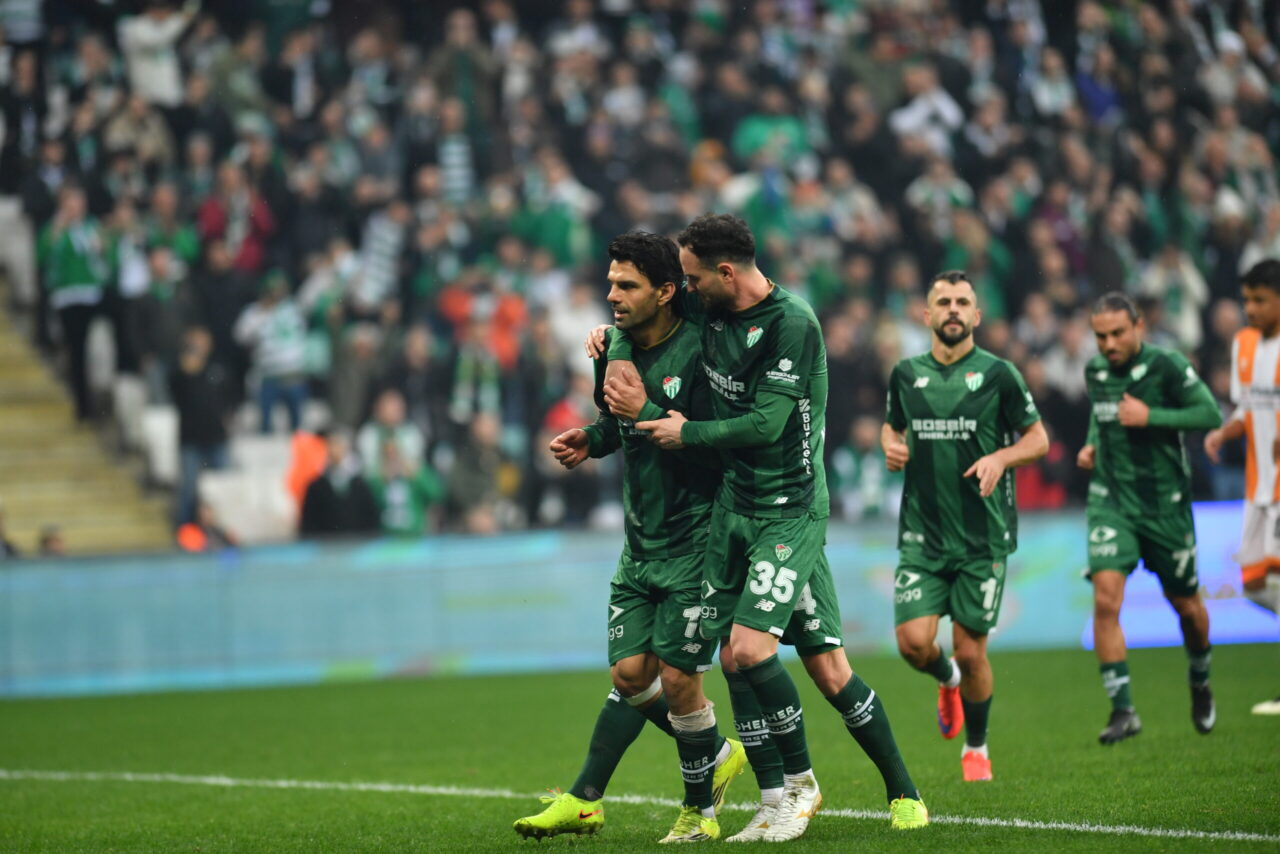 Bursaspor zirvede farkı açıyor! 1 Bülten Medya -