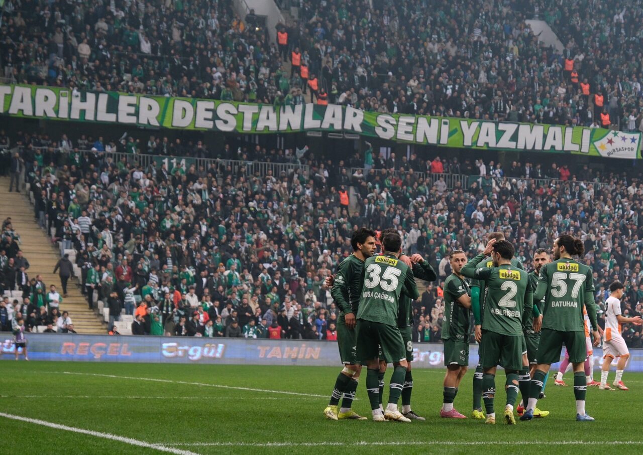 Yaslandım koltuğuma… 2 Bülten Medya -