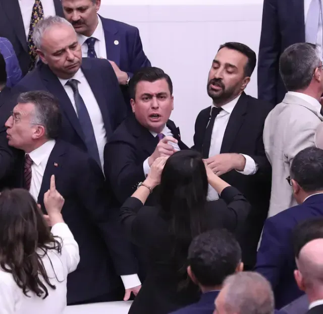 “Haydi oradan sizi gidiler sizi” 4 Bülten Medya -