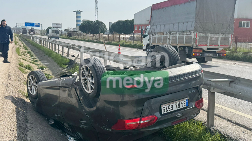 Otomobil kanala uçtu: 2 yaralı 2 Bülten Medya -
