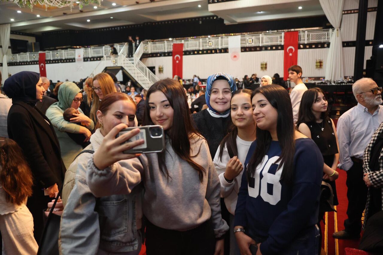 Koruyucu aileler iftar sofrasında buluştu 2 Bülten Medya -
