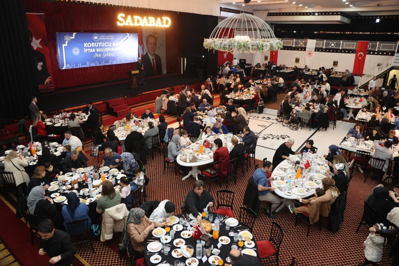 Koruyucu aileler iftar sofrasında buluştu 3 Bülten Medya -