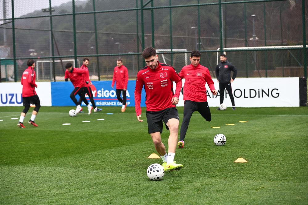 Montella karar verecek… kim sahaya çıkacak? 3 Bülten Medya -