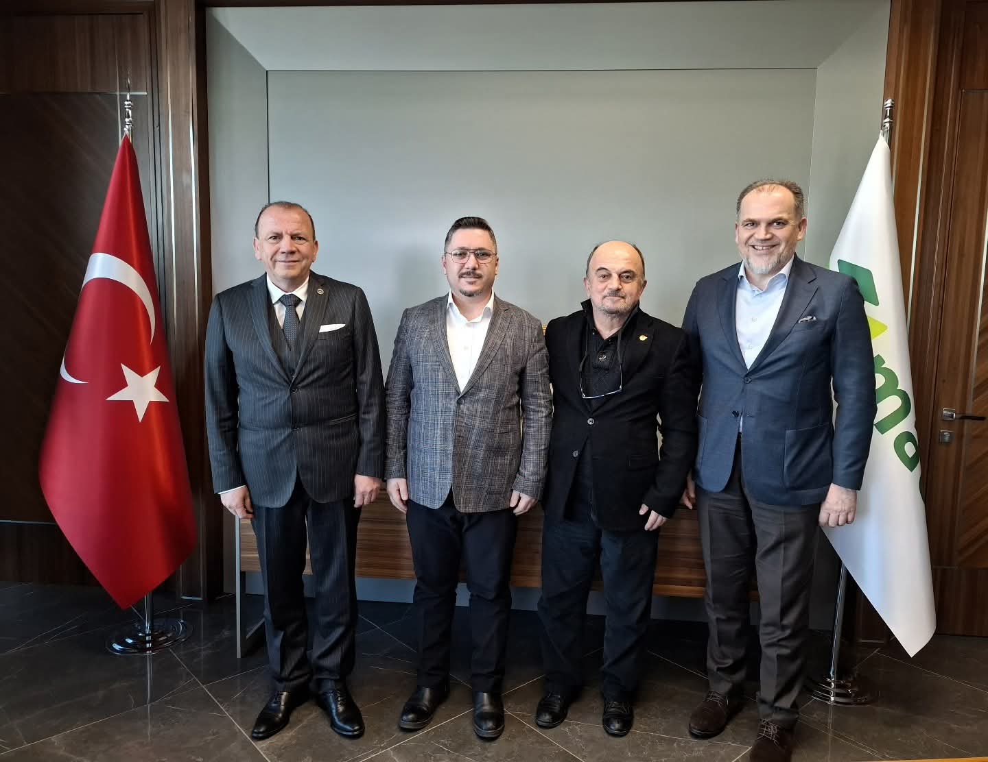 Farkı fark etmek elimizde… 8 Bülten Medya -