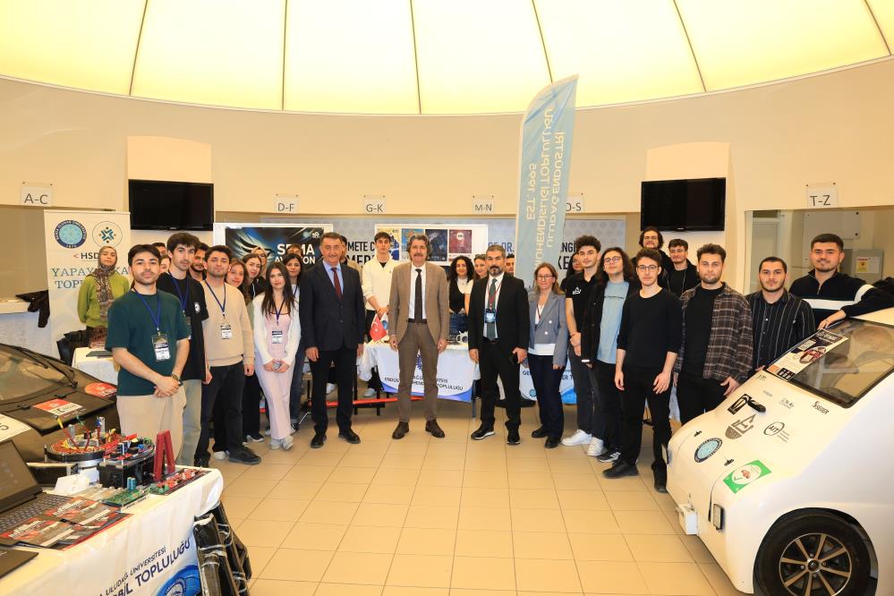 Gençler akın etti… Teknoloji fuarında dikkat çeken buluşma 1 Bülten Medya -