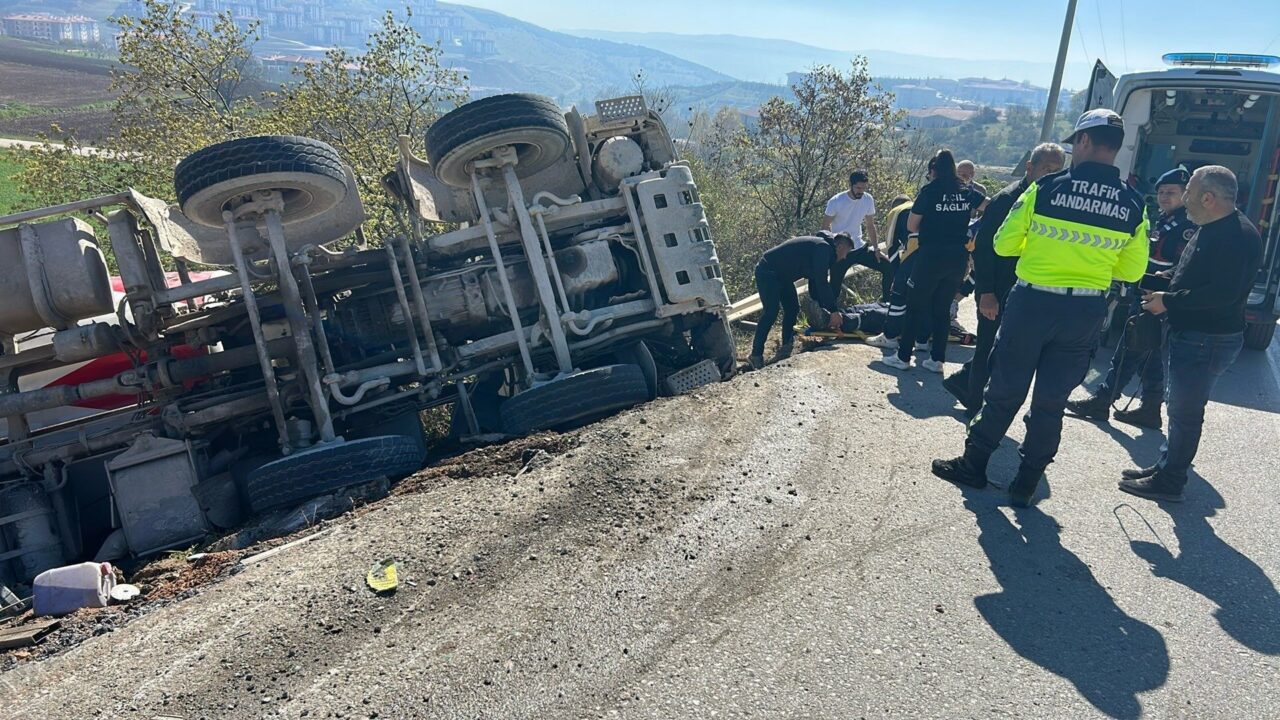 Beton mikseri şarampole uçtu! 1 Bülten Medya -