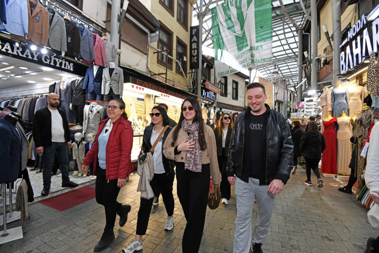 Öğrenciler Bursa’nın lezzetlerini keşfetti… 2 Bülten Medya -