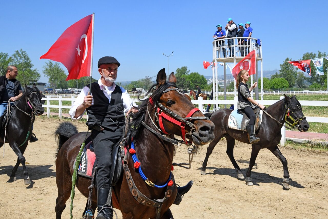 Rahvan yarışları nefes kesti 5 Bülten Medya -