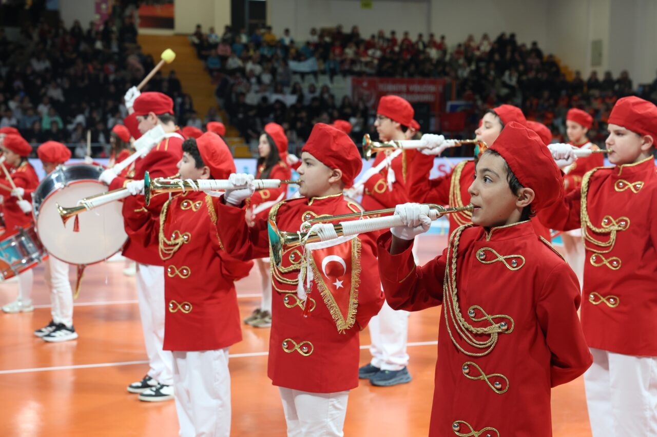20 bin öğrenci sahada… spor şenliği başladı 6 Bülten Medya -