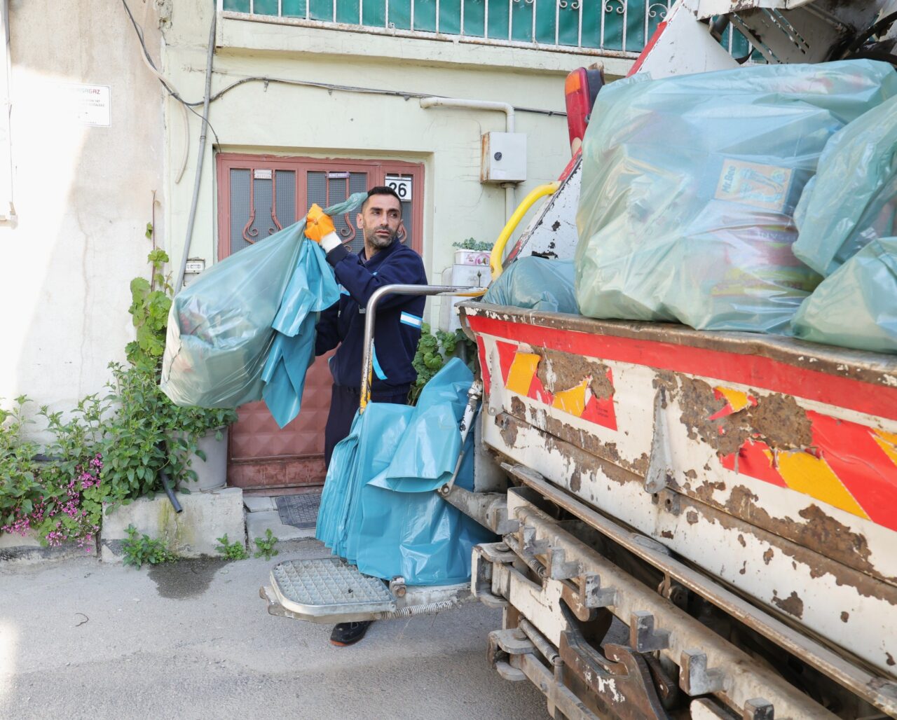 Osmangazi'de kapı kapı toplanıyor 1 Bülten Medya -