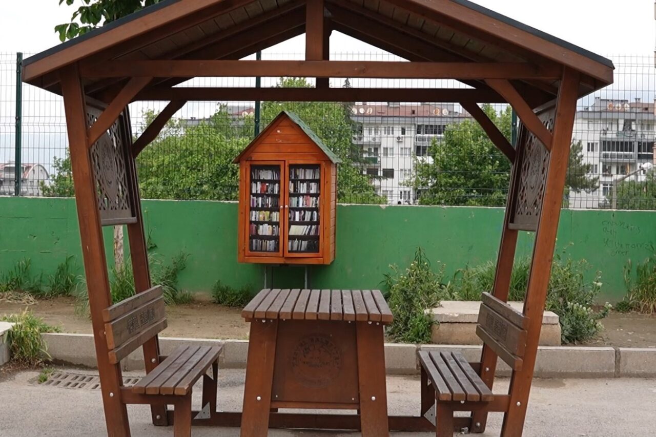 Belediyenin atölyesinde üretilen mobilyalar ilçeyi değiştirdi 2 Bülten Medya -